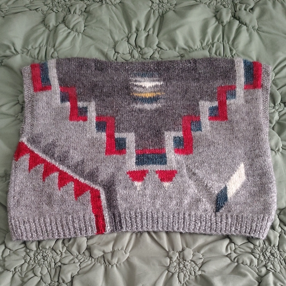 Geometric Patterned Gray Sweater - image 2